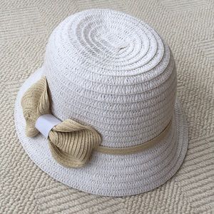 Cloche straw hat with bow